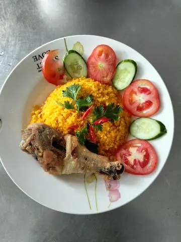 Hình ảnh cơm chiên đùi gà 