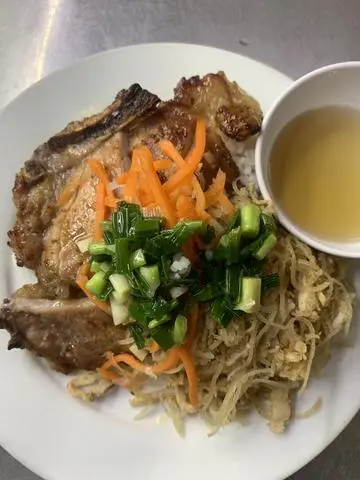 Hình ảnh Cơm Tấm Sườn Bì