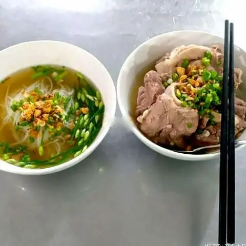 Hình ảnh Hủ tiếu xương - nước