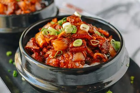 Hình ảnh CƠM THỊT HEO XÀO KIM CHI 