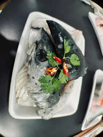 Hình ảnh Lẩu đầu cá hồi