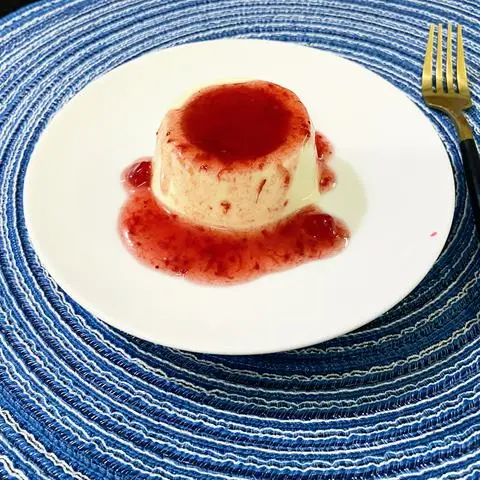 Hình ảnh Panna Cotta sốt dâu