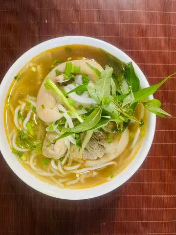 Hình ảnh Bún Giò Heo (1 khoanh Giò Heo/ Móng Heo)