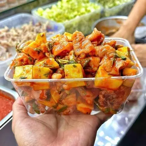 Hình ảnh Chân gà sốt thái rút xương phần 2 người ăn