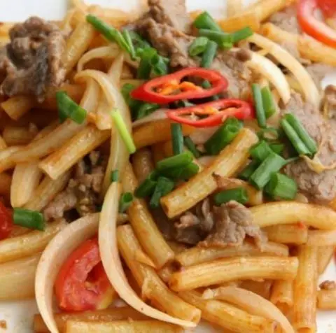 Hình ảnh Nui xào Bò + Trà Sữa Trân Châu Nhỏ