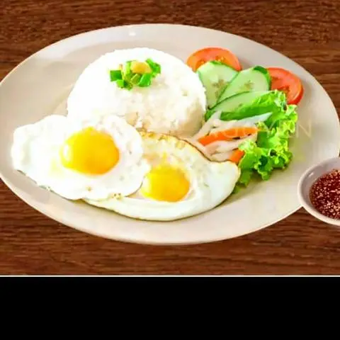 Hình ảnh Cơm tấm trứng ốp la