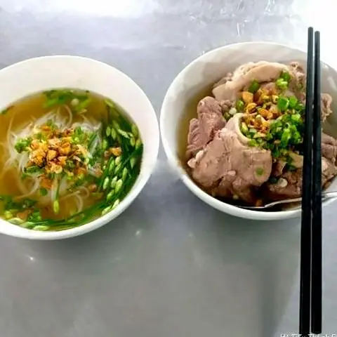 Hình ảnh Hủ tiếu xương - khô