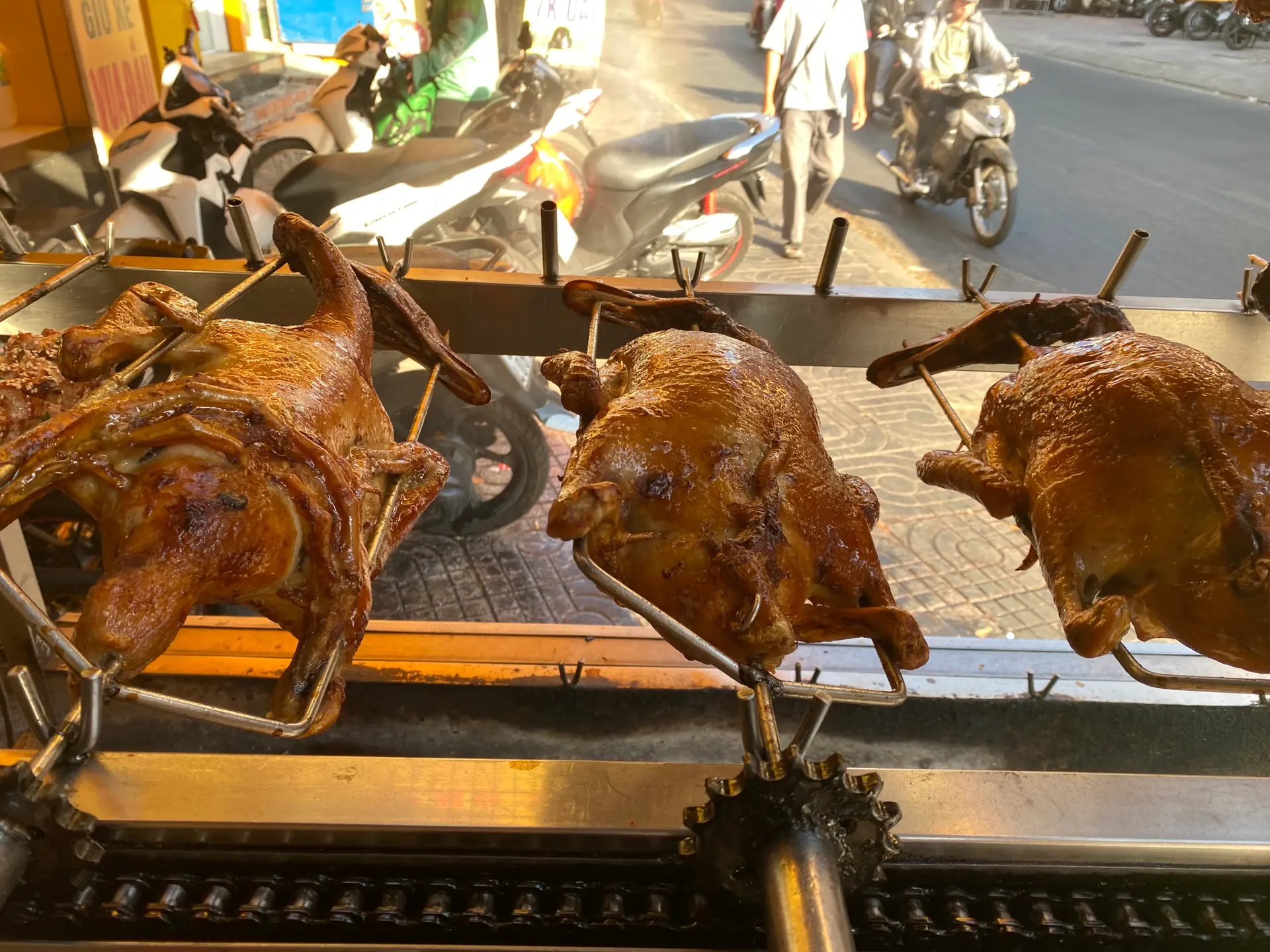 Hình ảnh Vịt nướng lá mắc mật nửa con