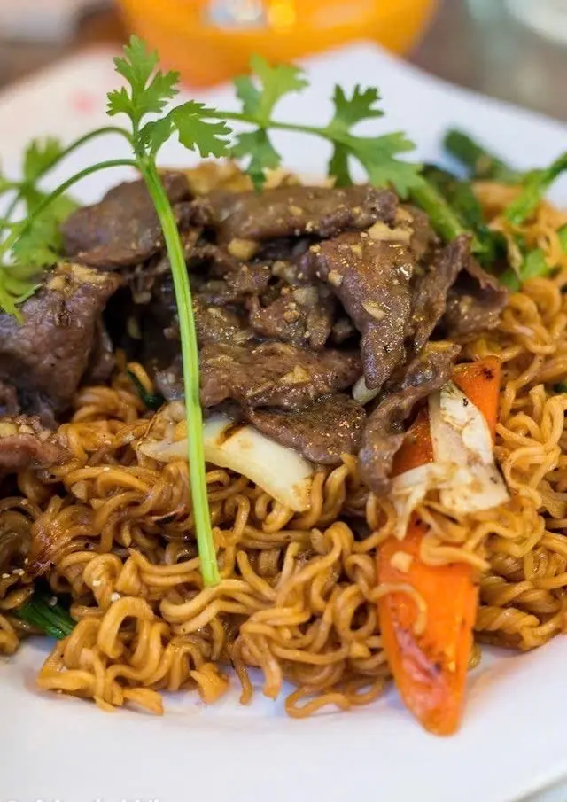 Hình ảnh Mì Trộn Bò, Trứng 