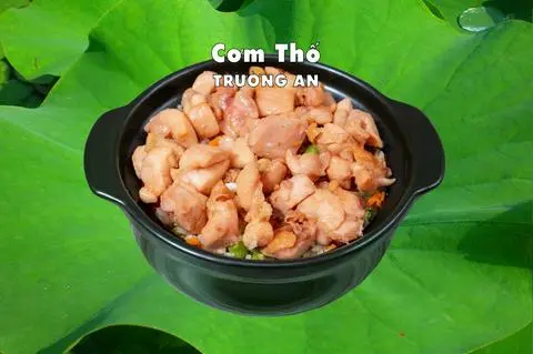 Hình ảnh Cơm thố gà áp chảo