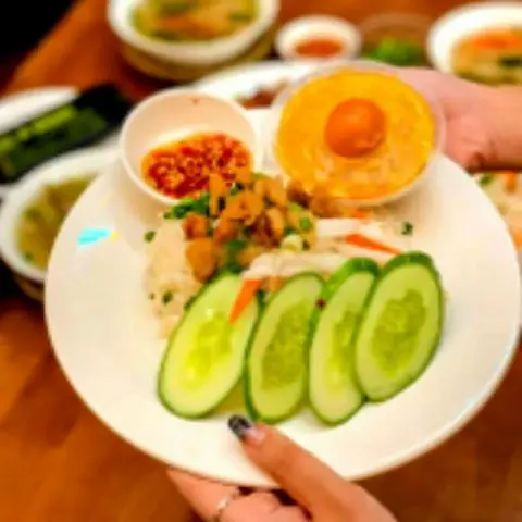 Hình ảnh Cơm tấm mắm chưng trứng muối