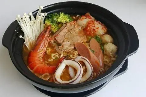 Hình ảnh Mì cay thập cẩm