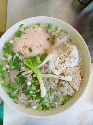 Hình ảnh Bún nước bò tôm trứng 