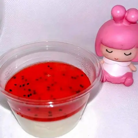 Hình ảnh Panna cotta - Dâu
