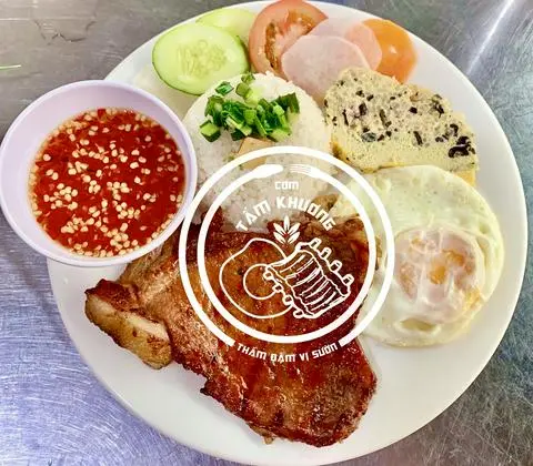 Hình ảnh Cơm tấm sườn miếng + chả + ốp la 