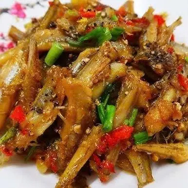 Hình ảnh Cơm Cá Cơm Kho Sả