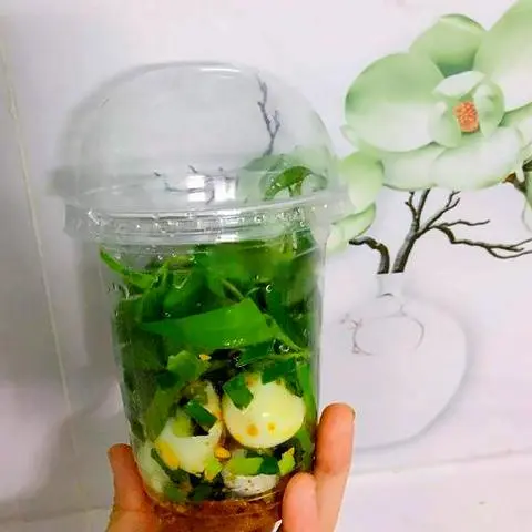 Hình ảnh Trứng gà lắc 2 trứng