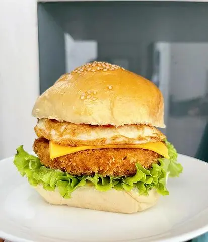 Hình ảnh Hamburger gà chiên xù phô mai ôpla