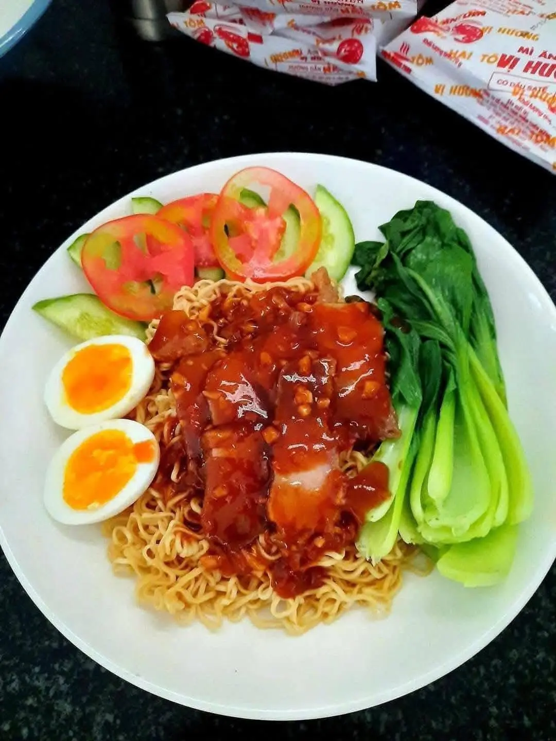 Hình ảnh Mì Trộn Bò Bằm + Cá Viên