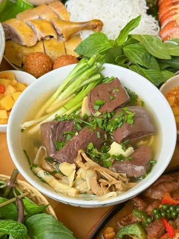Hình ảnh Canh măng tiết