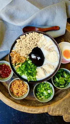 Hình ảnh Cháo sườn bắc thảo nửa trứng