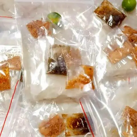 Hình ảnh Bánh tráng ớt rim xanh