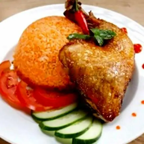 Hình ảnh Cơm sốt cà đùi gà
