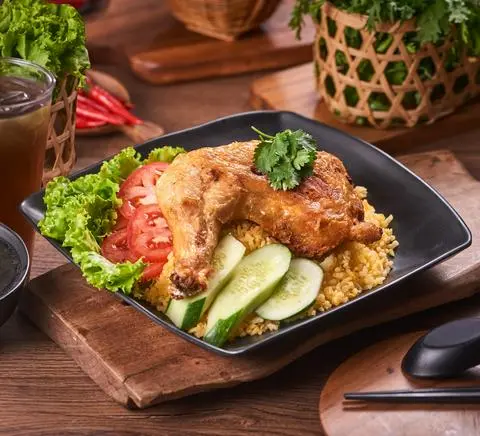 Hình ảnh Cơm gà xối mỡ