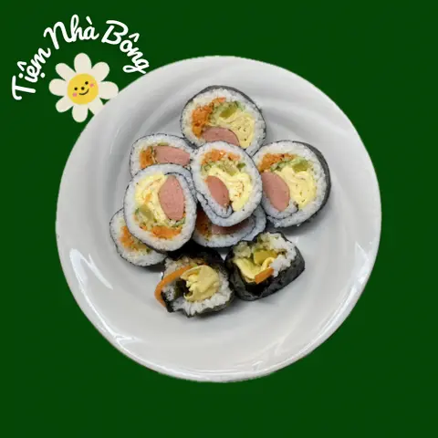 Hình ảnh Kimbap Cuộn Trứng Mix Xúc Xích Xích