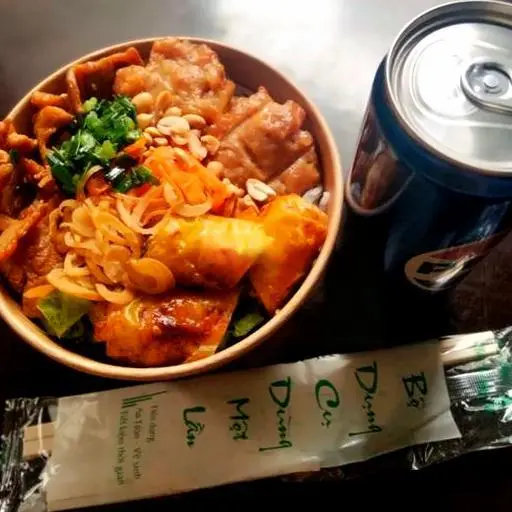 Hình ảnh Combo1: bún thịt nướng (đặc biệt )- nước ngọt