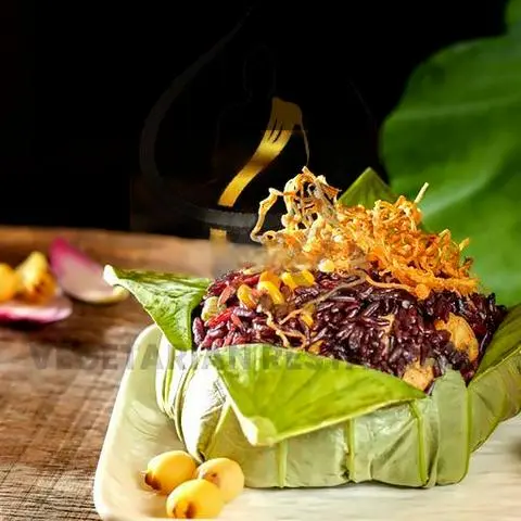 Hình ảnh Cơm Gạo Lứt Lá Sen