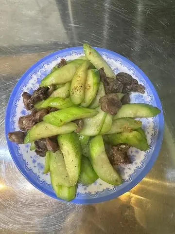 Hình ảnh Lòng gà xào mướp