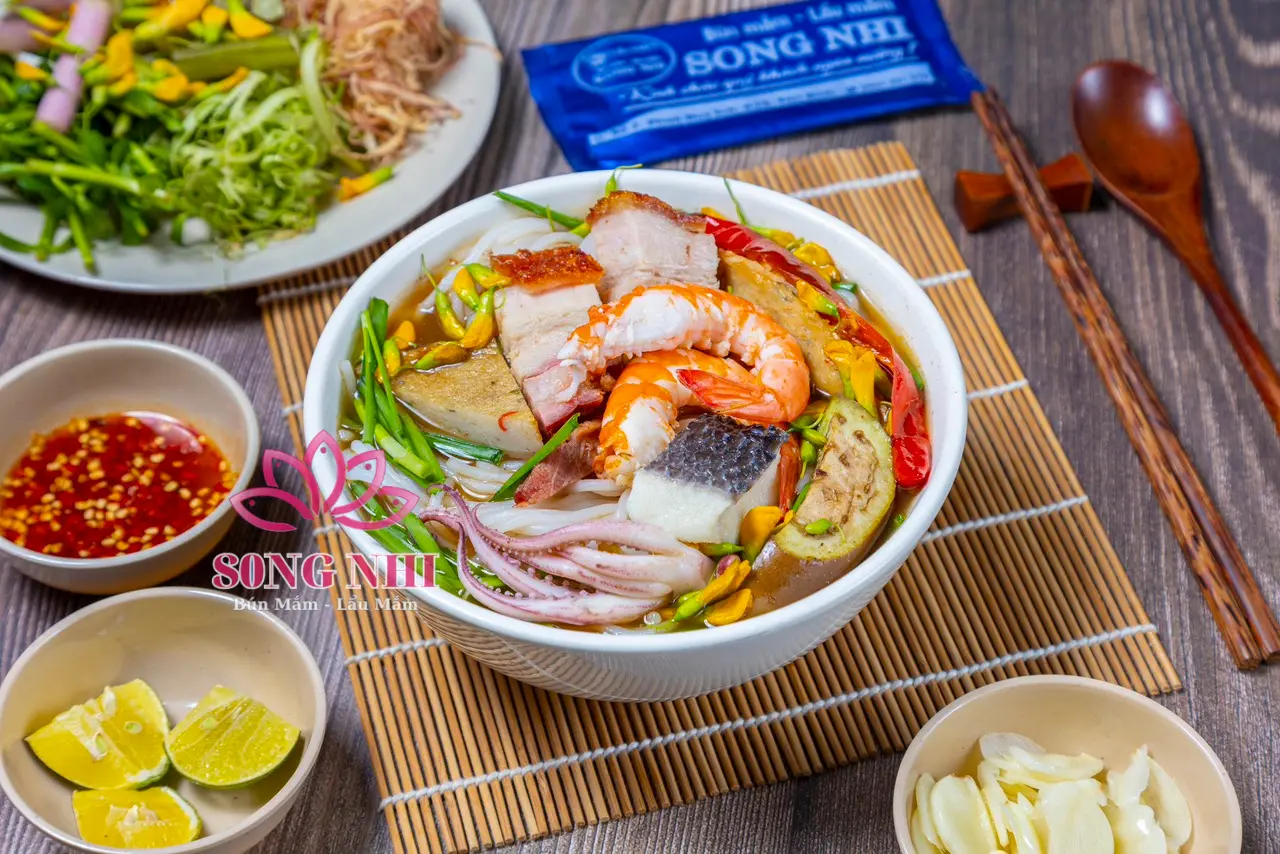 Hình ảnh Bún mắm tô đặc biệt (Bao gồm dụng cụ ăn )