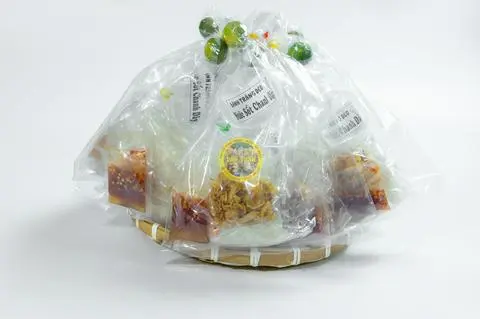 Hình ảnh Bánh Tráng Chấm Nước Sốt Chanh Dây