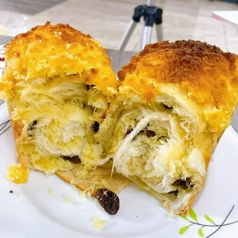 Hình ảnh Bánh mì nho dừa 