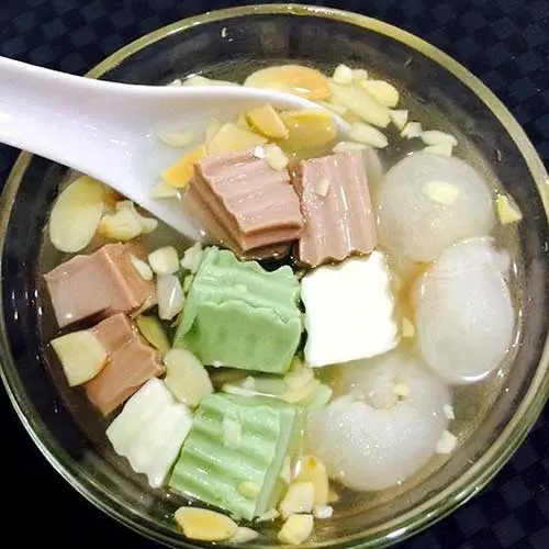 Hình ảnh Chè Khúc Bạch Nước Cốt Dừa 