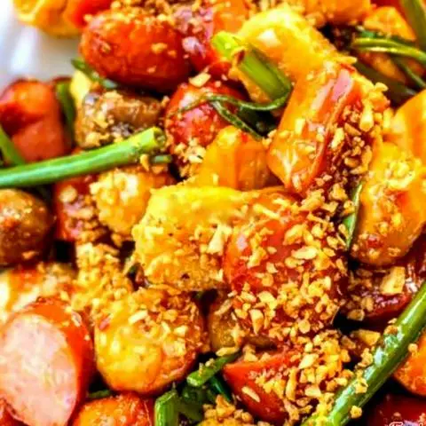 Hình ảnh Cá viên chiên thập cẩm sốt Thái nhỏ 