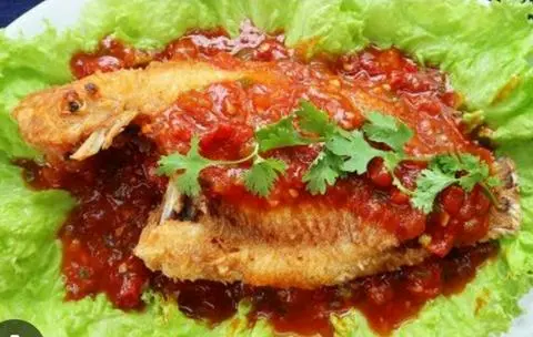 Hình ảnh Cơm cá diêu hồng sốt cà chua 