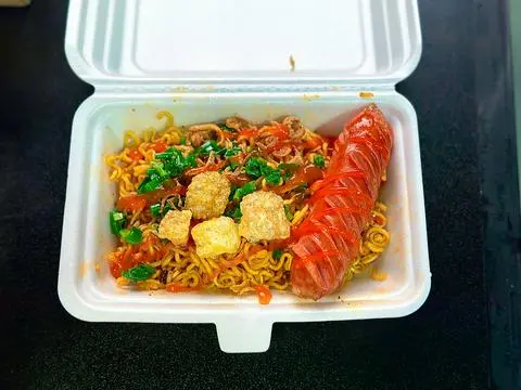Hình ảnh Mì Trộn Xúc Xích