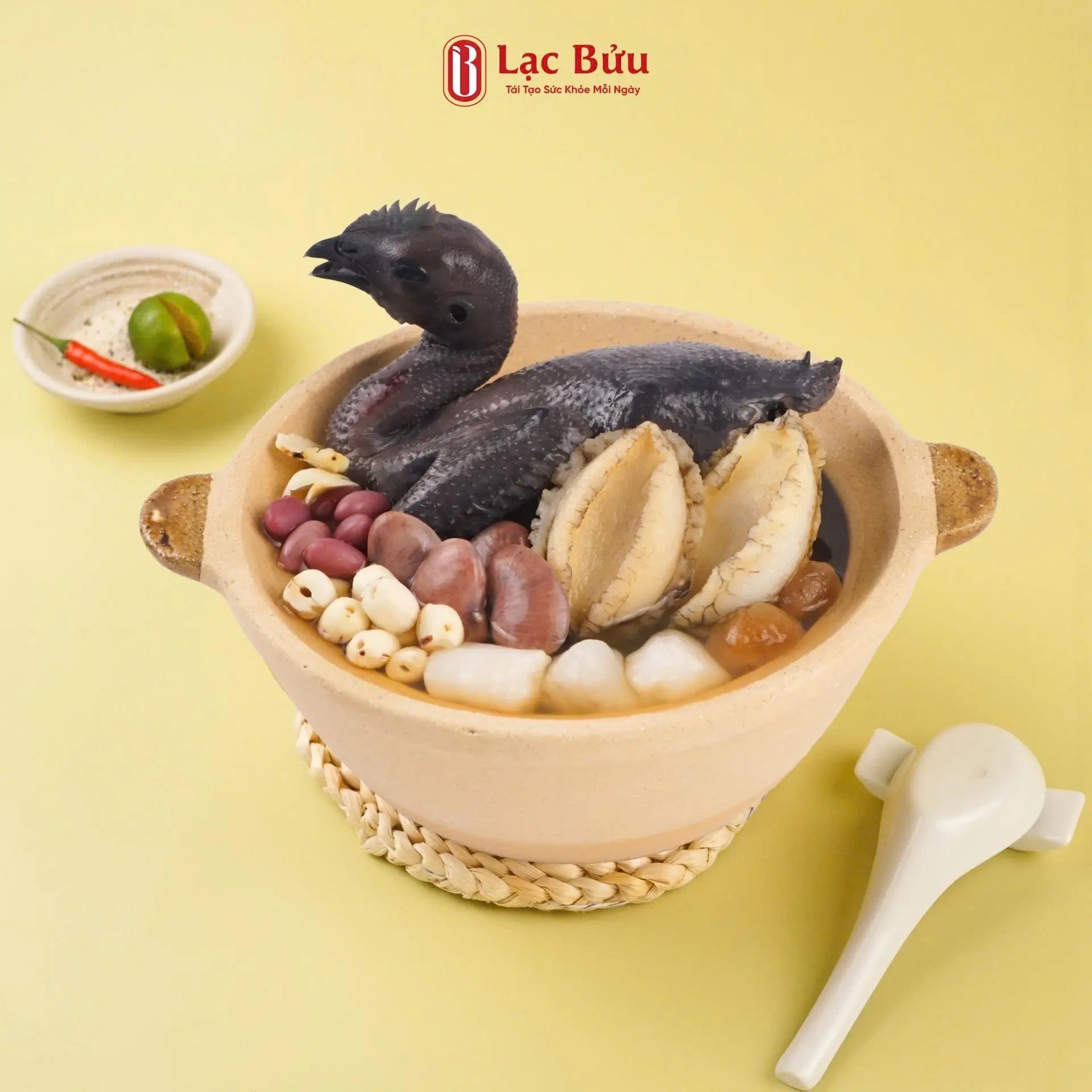 Hình ảnh Gà Ác Bào Ngư Hầm Hạt Sen (thố đất)