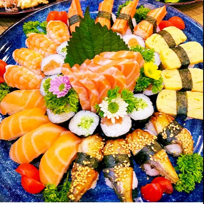 Hình ảnh Sushi viên Hoa anh đào 