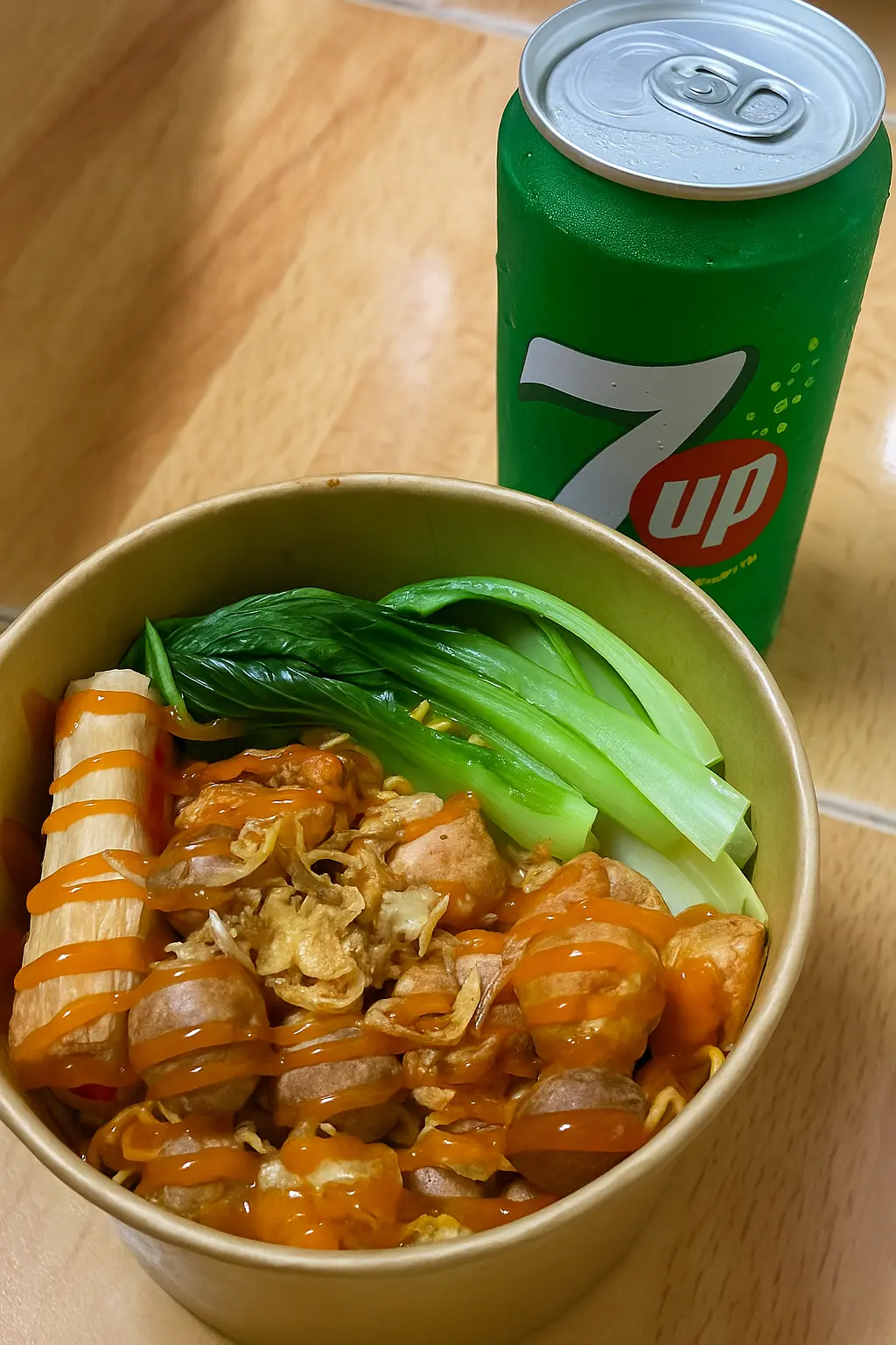 Hình ảnh Combo mì trộn viên chiên - 7up