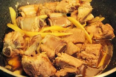 Hình ảnh Cơm Sườn Kho Gừng