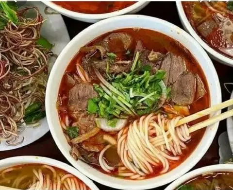 Hình ảnh Bún bò giò.nạm 