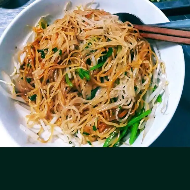 Hình ảnh Hủ tiếu Mì tươi khô phèo non + xương 