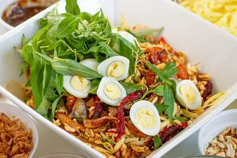 Hình ảnh bánh tráng trộn sate