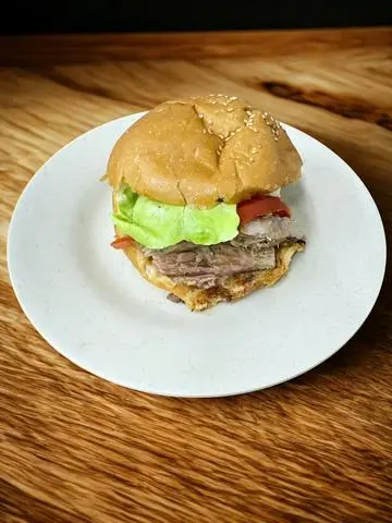 Hình ảnh Hamburger Cá Ngừ 鮪魚漢堡