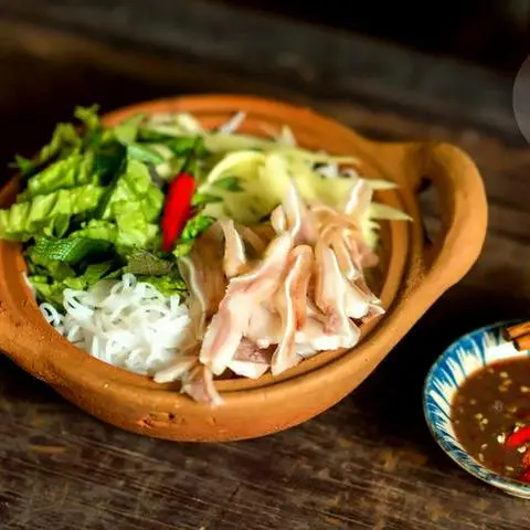 Hình ảnh Bún mắm nêm  tai heo