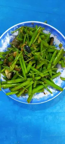 Hình ảnh sò sửa xào râu muống 