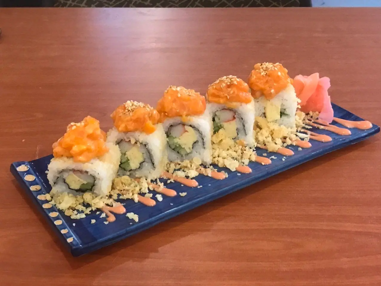 Hình ảnh SPICY SAKE ROLL ( Cợm Cuộn Cá Hồi Trộn Tương Ớt)
